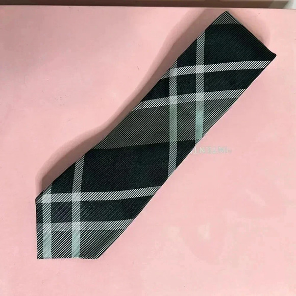 Kenneth Cole Reaction Green Plaid Tie - Picture 1 of 6